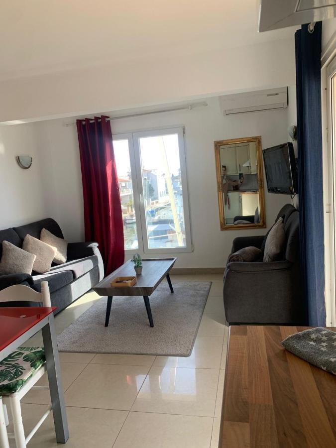 Waterside Apartment - Two Bedroom Empuriabrava Bagian luar foto