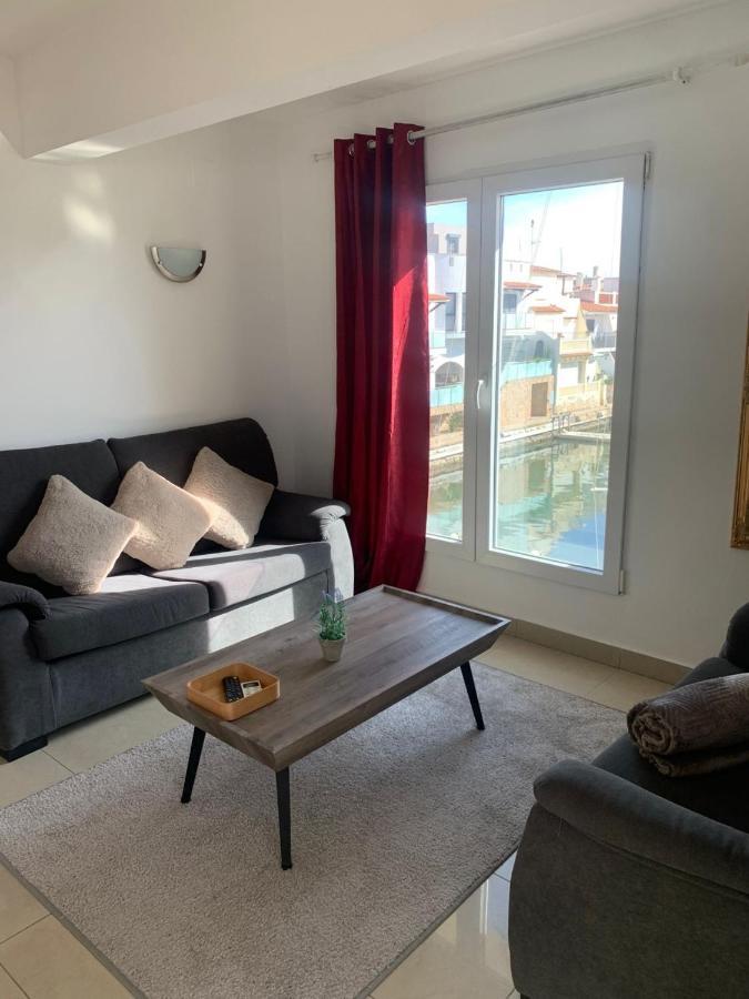 Waterside Apartment - Two Bedroom Empuriabrava Bagian luar foto