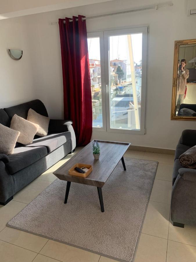 Waterside Apartment - Two Bedroom Empuriabrava Bagian luar foto