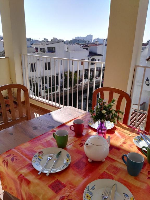 Waterside Apartment - Two Bedroom Empuriabrava Ruang foto