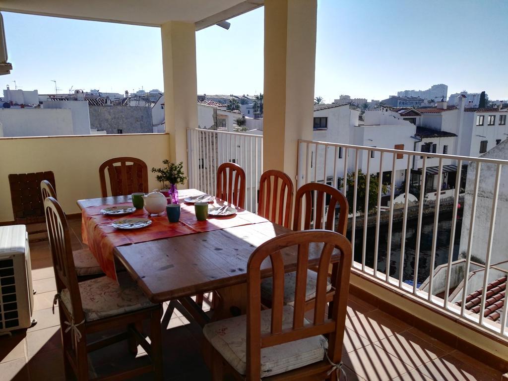 Waterside Apartment - Two Bedroom Empuriabrava Ruang foto