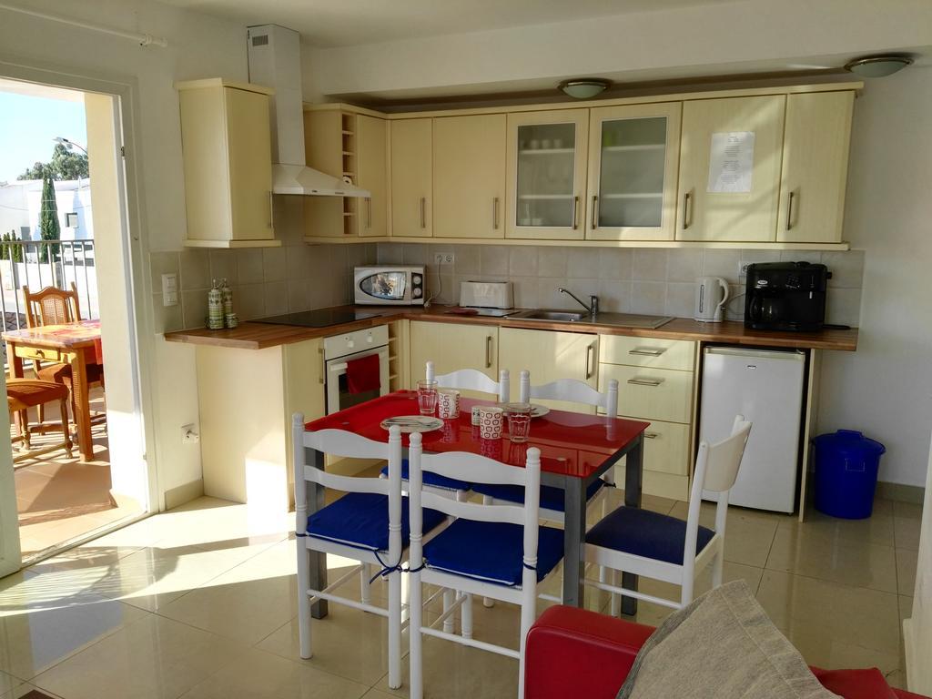 Waterside Apartment - Two Bedroom Empuriabrava Ruang foto
