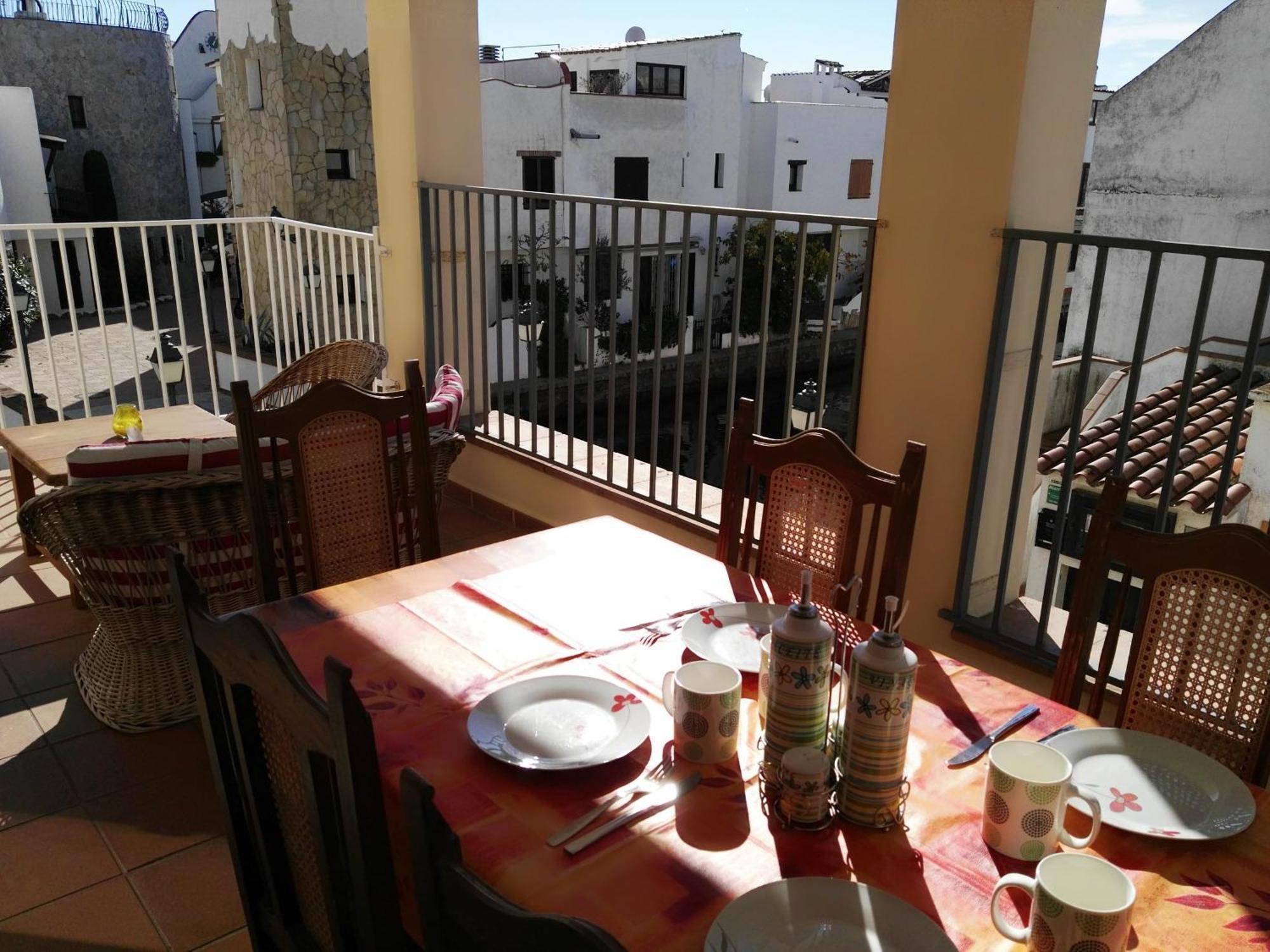 Waterside Apartment - Two Bedroom Empuriabrava Bagian luar foto