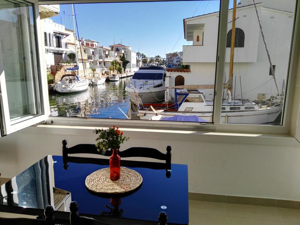 Waterside Apartment - Two Bedroom Empuriabrava Ruang foto